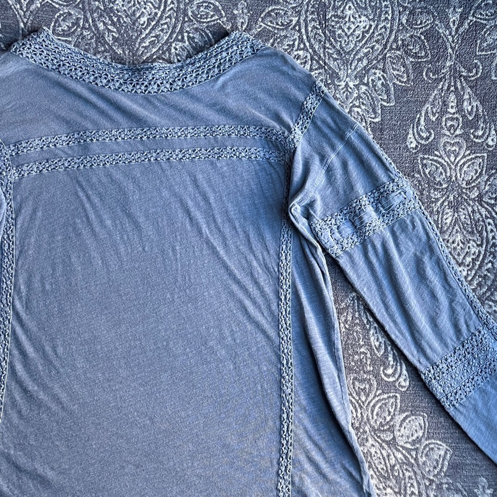 Free People Boy Meets Girl Crochet Lace Trim Top Size Small - Picture 10 of 10